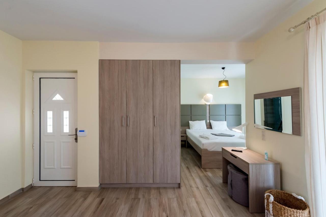 Venus Villa With Private Pool, 2Min To The Beach Finikounta Exterior foto