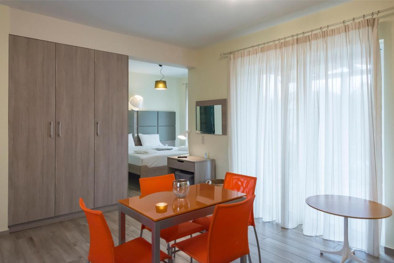 Venus Villa With Private Pool, 2Min To The Beach Finikounta Exterior foto